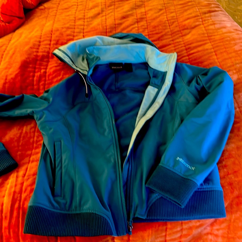 Hooded blue shell by Marmot
